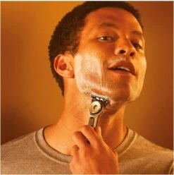 Gillette® Gillette Labs Heated Razor - Scheersysteem Voor Mannen - Inclusief 1 Scheermesje -Verzorgingsproductenwinkel 1196x1200