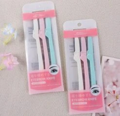 KELERINO. Dermaplaning - Wenkbrauw Scheermesjes - Eyebrow Razor - Inklapbaar - 3 Stuks -Verzorgingsproductenwinkel 1200x1157 1