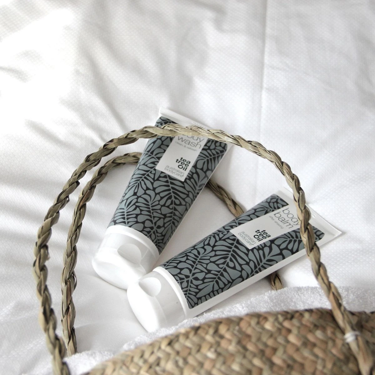 Australian Bodycare Body Balm 200 Ml - Verzorgende En Hydraterende Aftershave Lotion Minimaliseert Rode Bultjes Na Het Scheren - Met 100% Natuurlijke Tea Tree Olie - Tasmaanse Peper Die De Huid Kalmeert En Irritatie, Jeuk En Een Rode Huid Vermindert 2 Australian Bodycare Body Balm 200 Ml - Verzorgende En Hydraterende Aftershave Lotion Minimaliseert Rode Bultjes Na Het Scheren - Met 100% Natuurlijke Tea Tree Olie - Tasmaanse Peper Die De Huid Kalmeert En Irritatie, Jeuk En Een Rode Huid Vermindert - Afbeelding 2