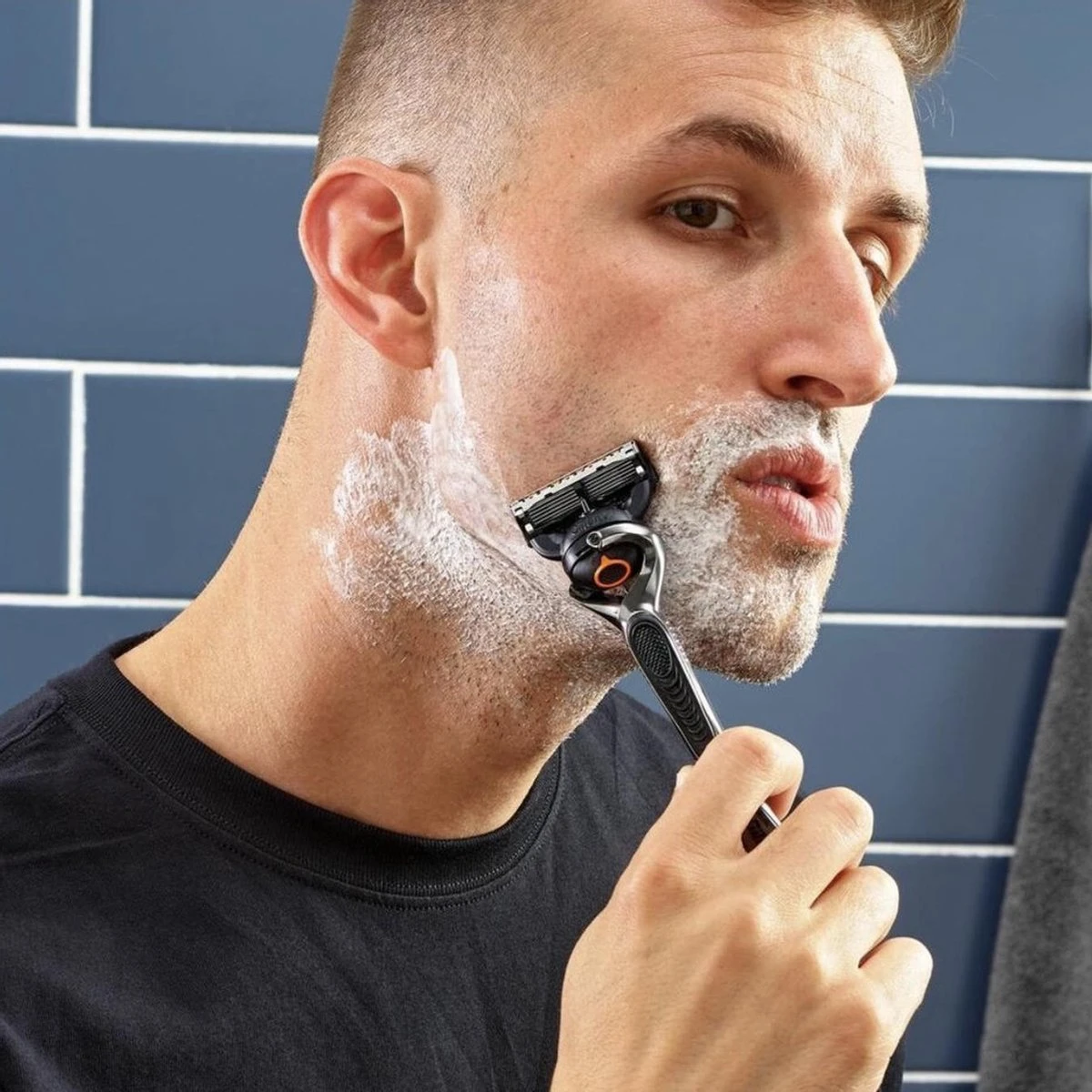 Gillette® Gillette Fusion5 Proglide Scheermesjes Voor Mannen - 8 Navulmesjes 2 Gillette® Gillette Fusion5 Proglide Scheermesjes Voor Mannen - 8 Navulmesjes - Afbeelding 2