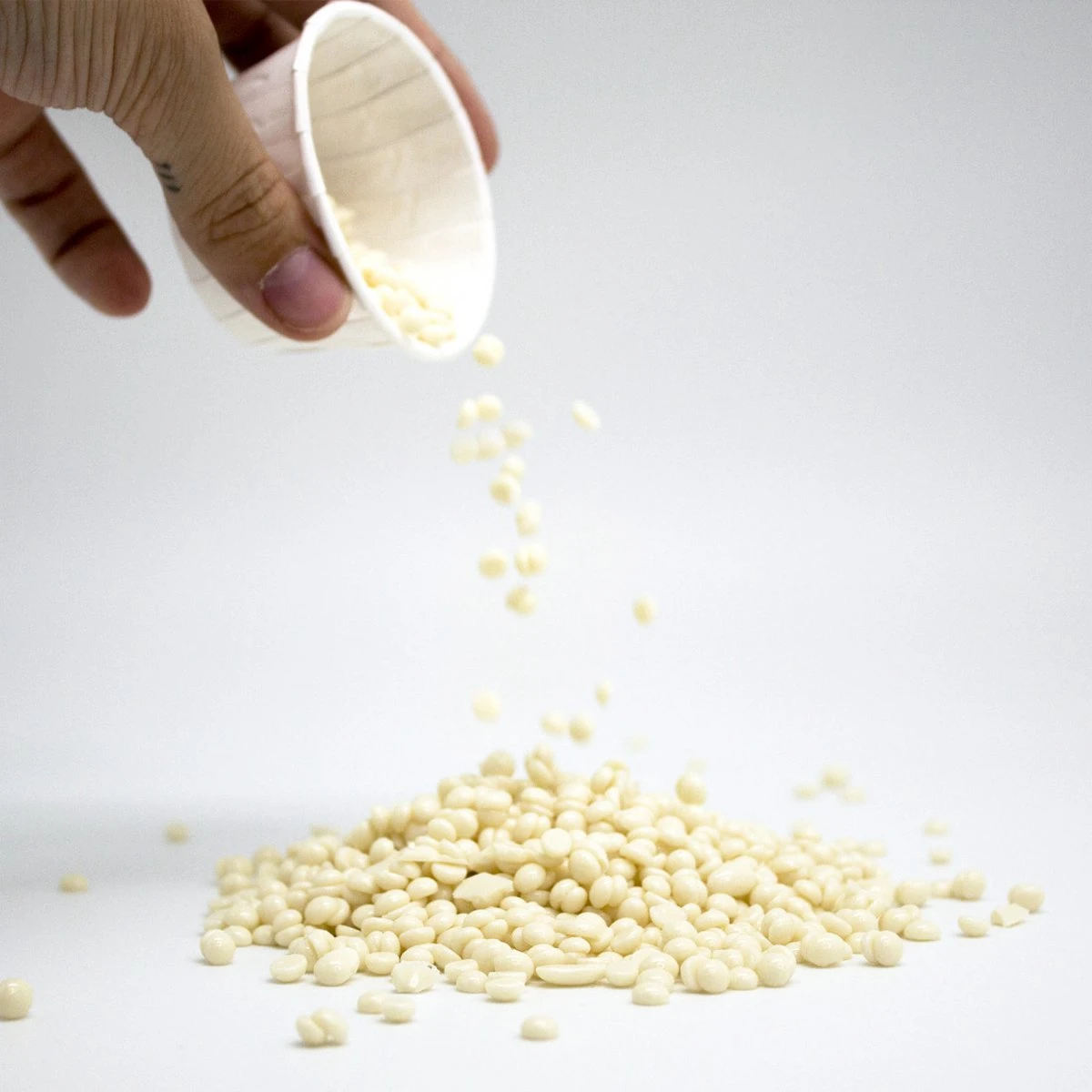 UNIQ Neusontharing Set - Nose Wax Kit - Neushaartjes Verwijderen 5 UNIQ Neusontharing Set - Nose Wax Kit - Neushaartjes Verwijderen - Afbeelding 5