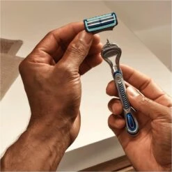 Gillette® Gillette Scheermesjes SkinGuard Sensitive 4 Stuks -Verzorgingsproductenwinkel 1200x1200 483