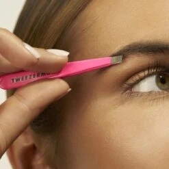 Tweezerman Mini Pincet Roze -Verzorgingsproductenwinkel 1200x1200 671