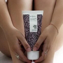 Serie Scheren Intieme Zone - 3 Producten Voor Het Verwijderen Van Rode Bultjes, Vlekjes En Ingegroeide Haren Na Het Scheren. De Serie Bevat: Intim Wash 200ml, Intim Shave 100ml, Intieme Aftershave Balsem 100ml | Australian Bodycare -Verzorgingsproductenwinkel 1200x1200 850