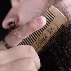 Guardenza Baardkam - Antistatisch Sandelhout - Om Baardolie Of Baarbalsem Goed Te Verdelen 12 Guardenza Baardkam - Antistatisch Sandelhout - Om Baardolie Of Baarbalsem Goed Te Verdelen -Verzorgingsproductenwinkel 1200x1200 891