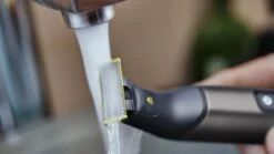 Philips OneBlade Original Blade QP310/50 - Vervangmesjes Body Kit - 4 Stuks 24 Philips OneBlade Original Blade QP310/50 - Vervangmesjes Body Kit - 4 Stuks -Verzorgingsproductenwinkel 1200x675 8