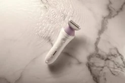 Philips Series 6000 BRL136/00 - Ladyshave - Nat En Droog -Verzorgingsproductenwinkel 1200x799 9