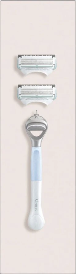 Giftpack Venus Satin Care - Scheersysteem + 2 Navulmesjes + 2-in-1 Reiniger + Scheergel 190ml + Exfoliant 177ml + Verzachtend Serum 50ml -Verzorgingsproductenwinkel 335x1200 3