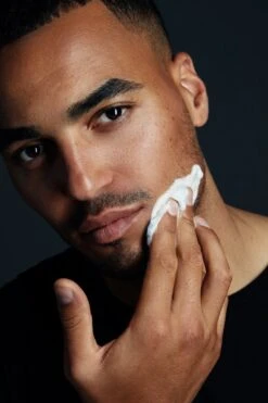 NIVEA MEN Protect & Care Scheergel - Hydraterend - 200 Ml -Verzorgingsproductenwinkel 800x1200 6