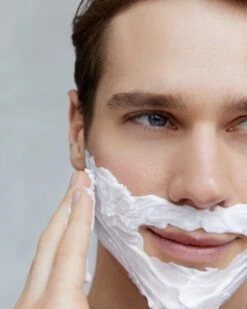 NIVEA MEN Protect & Care Scheergel - Hydraterend - 200 Ml -Verzorgingsproductenwinkel 960x1200 3