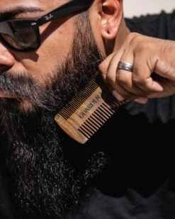 Guardenza Baardkam - Antistatisch Sandelhout - Om Baardolie Of Baarbalsem Goed Te Verdelen 11 Guardenza Baardkam - Antistatisch Sandelhout - Om Baardolie Of Baarbalsem Goed Te Verdelen -Verzorgingsproductenwinkel 960x1200 5