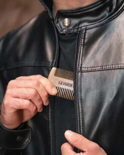 Guardenza Baardkam - Antistatisch Sandelhout - Om Baardolie Of Baarbalsem Goed Te Verdelen 13 Guardenza Baardkam - Antistatisch Sandelhout - Om Baardolie Of Baarbalsem Goed Te Verdelen -Verzorgingsproductenwinkel 960x1200 6